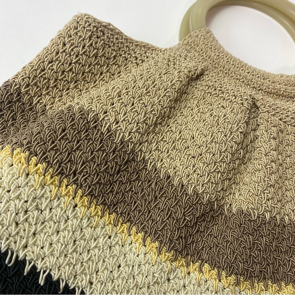 Summer Vacation Woven Handbag Tote - Picture 2 of 9